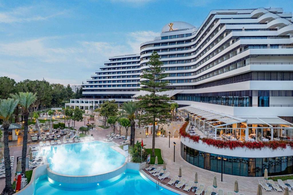 هتل Rixos Downtown Antalya - The Land Of Legends Access