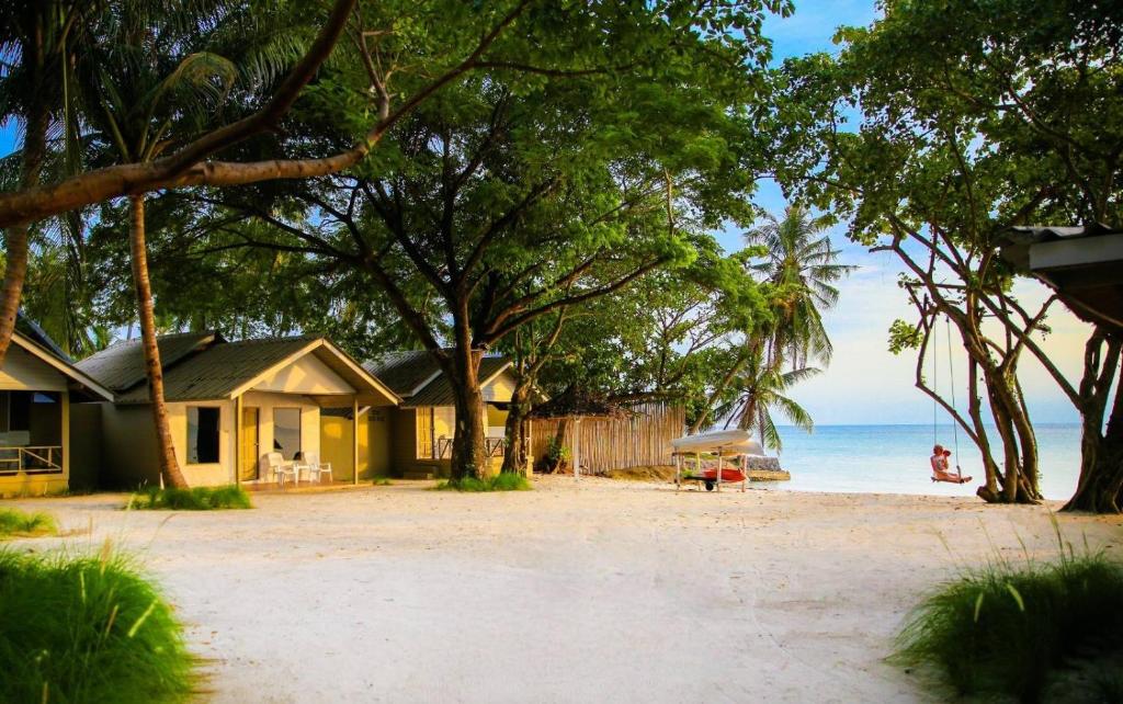 هتل MILKY BAY RESORT