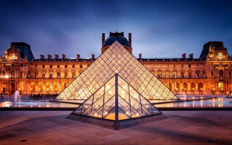 موزه لوور در تور پاریس