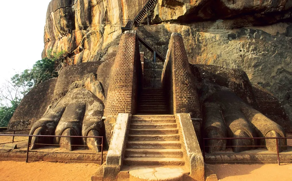 بازدید از قلعه سنگی سیگیریا (Sigiriya)