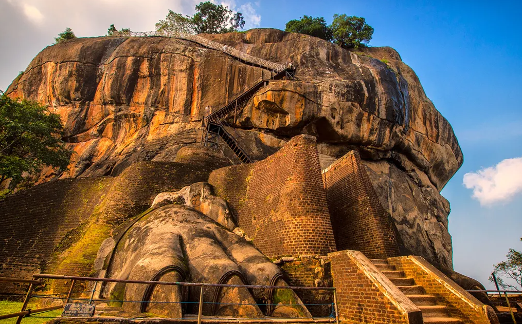 بازدید از قلعه سنگی سیگیریا (Sigiriya)