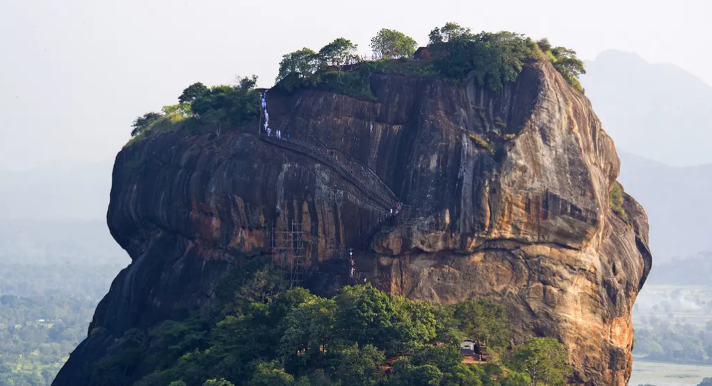 بازدید از قلعه سنگی سیگیریا (Sigiriya)