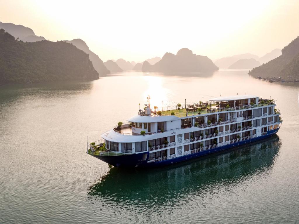 هتل Mon Cheri Cruises