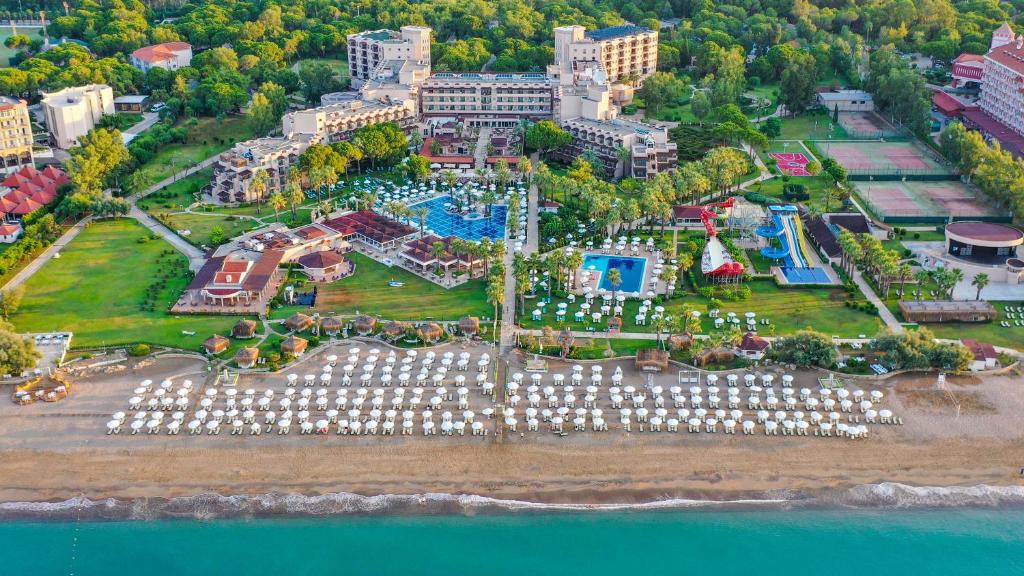 هتل Crystal tat beach
