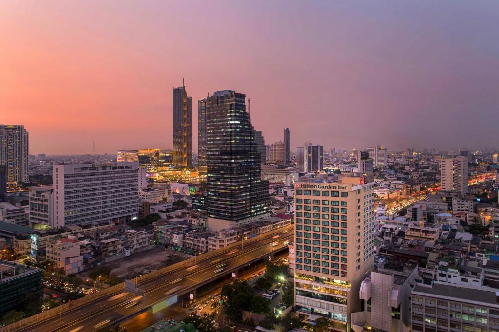 هتل Hilton Garden Inn Bangkok Silom