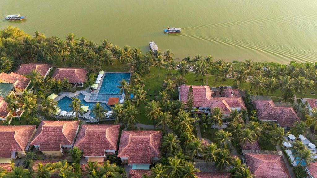 هتل Vinh Hung Riverside Resort & Spa
