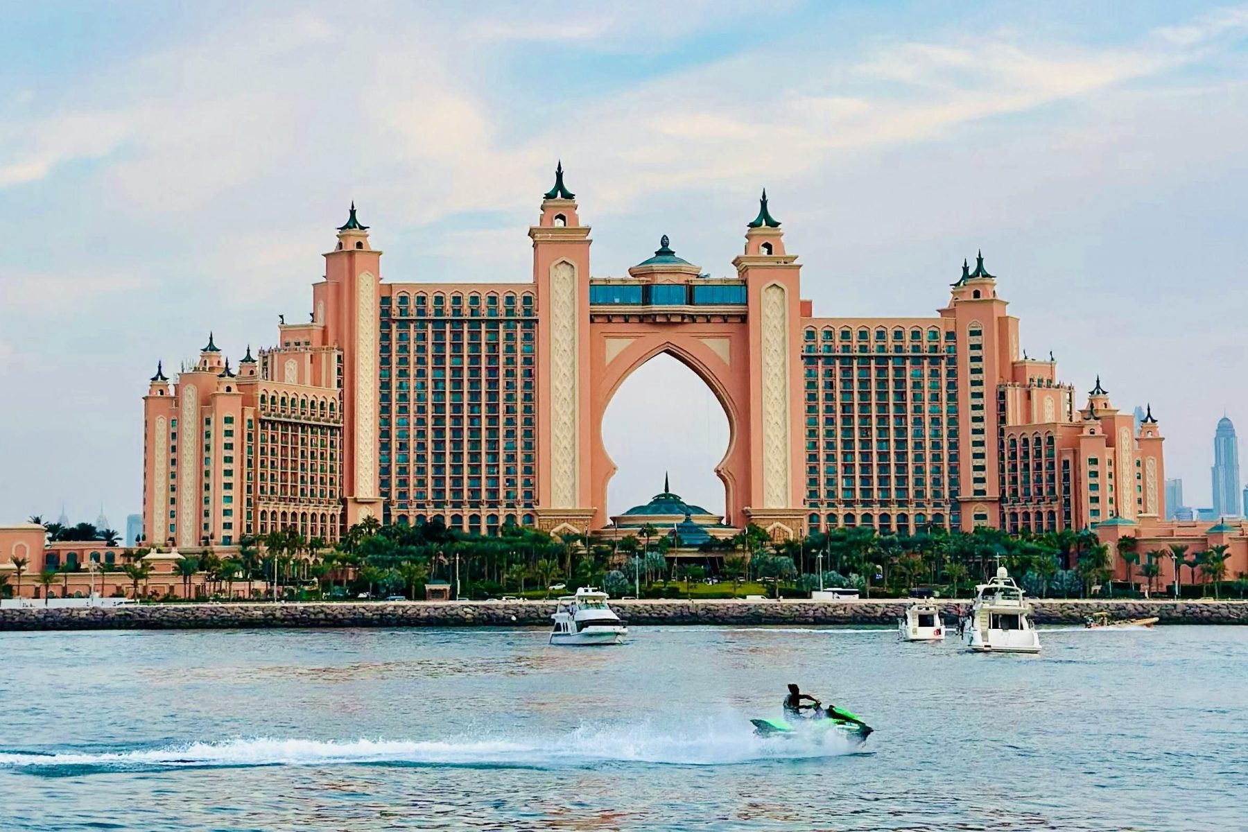 تور 4 شب و 5 روز دبی آبان