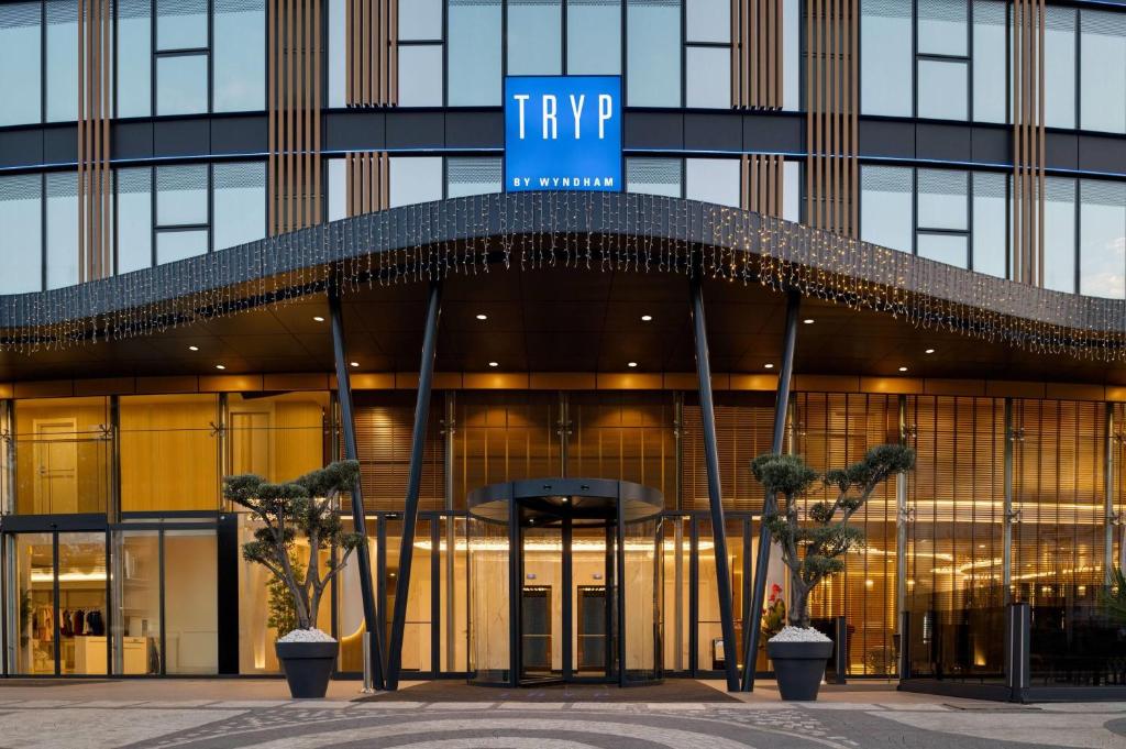 هتل TRYP BY WYNDHAM ISTANBUL BEYOGLU