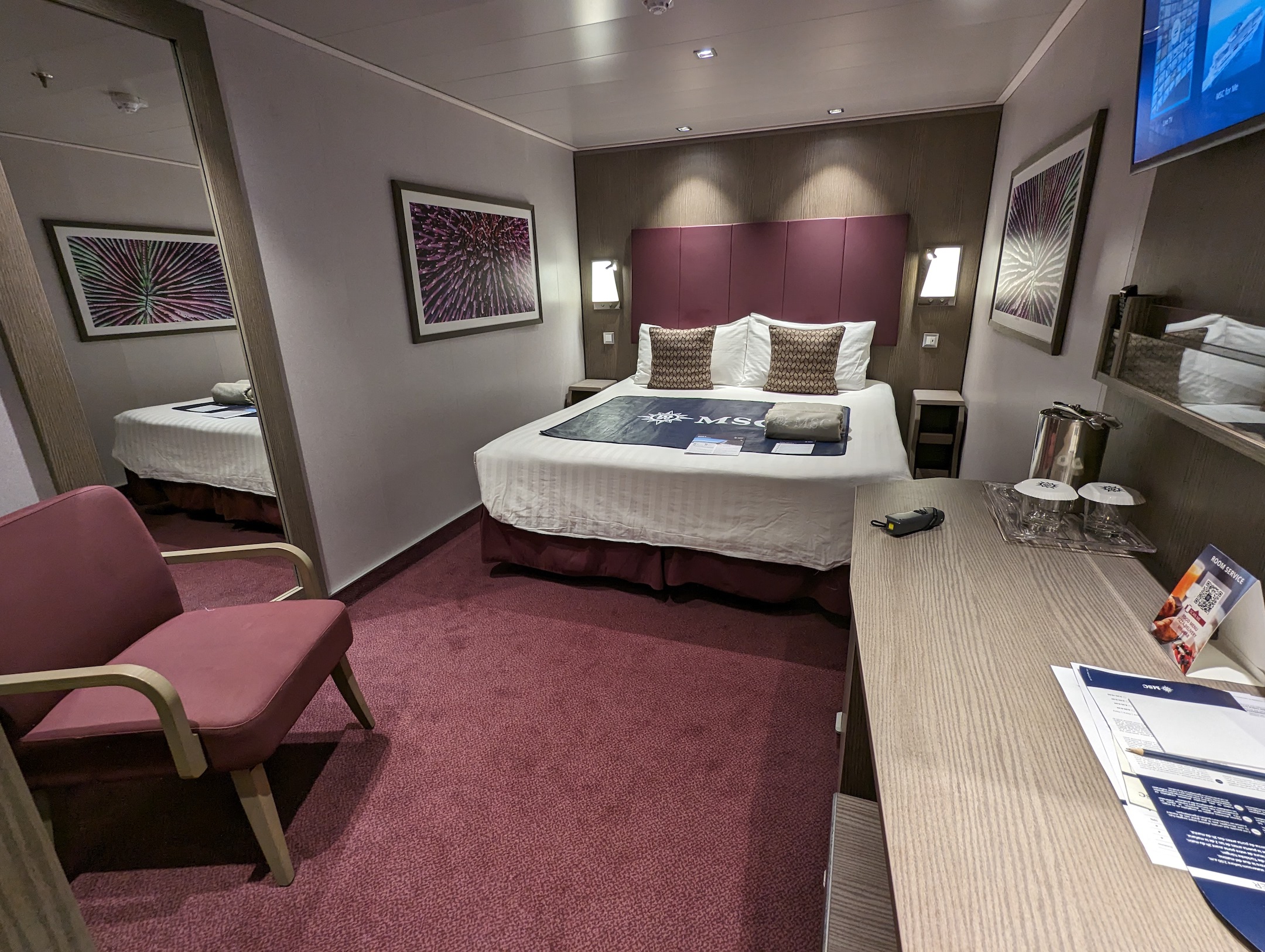 هتل 20 دی INSIDE بدون پنجره